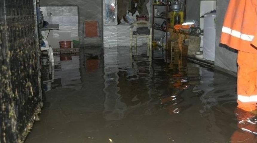 Tekirdağ&rsquo;da Evi Su Bastı
