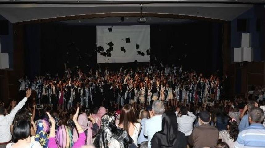 Adu Tıp Fak&uuml;ltesi Mezunlarını Uğurladı