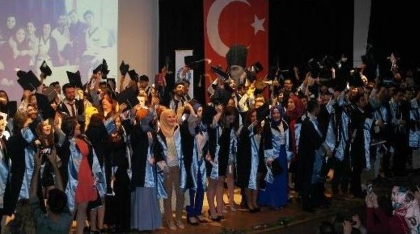 Nazilli Sağlık Hizmetleri Meslek Y&uuml;ksekokulu Mezunlarını Uğurladı