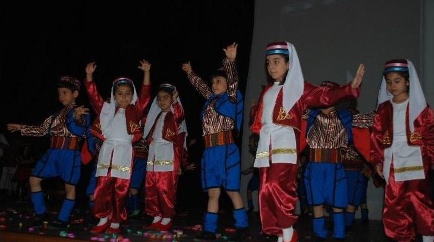 Minik Öğrenciler Gösterileriyle Büyüledi