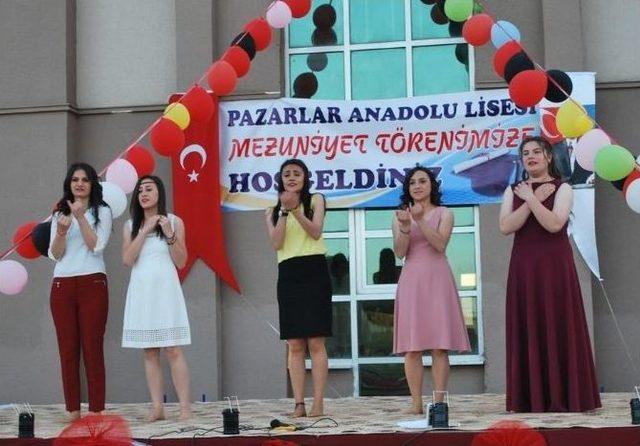 Pazarlar Anadolu Lisesi’nde Mezuniyet Töreni