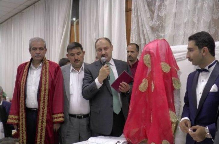 Aşiret Düğününde Dolarlar Havada Uçuştu G3