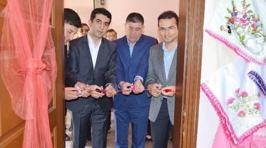 &Ccedil;emişgezek Halk Eğitim Merkezi Yılsonu Sergisi A&ccedil;ıldı