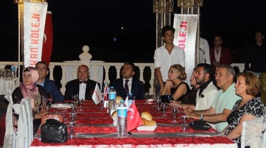 Sağlık&ccedil;ıların Mezuniyet Coşkusu