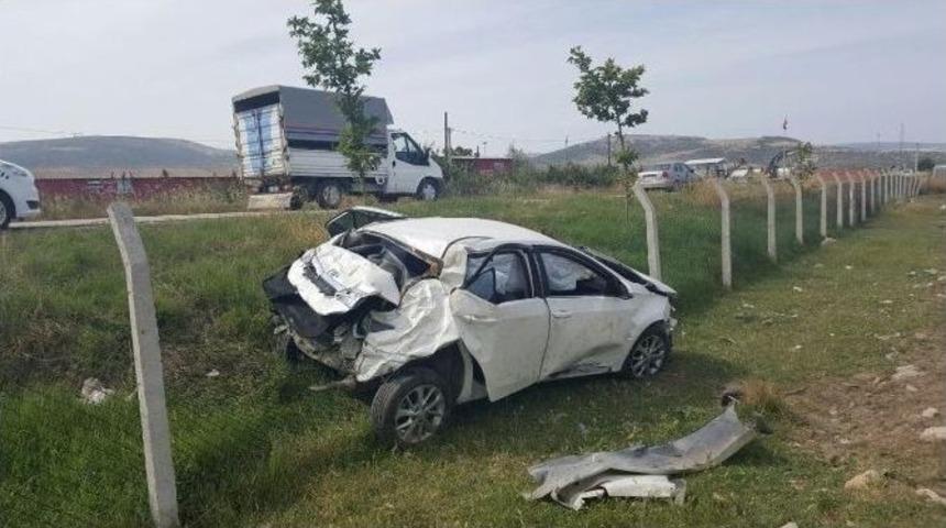 Bursa&rsquo;da Otomobil Takla Attı: 2 Yaralı