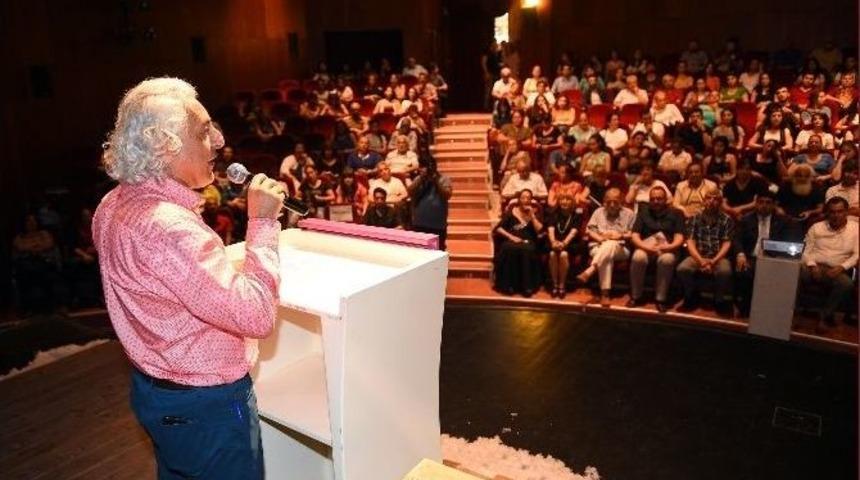 Seyhan&rsquo;da Nazım Hikmet Anıldı