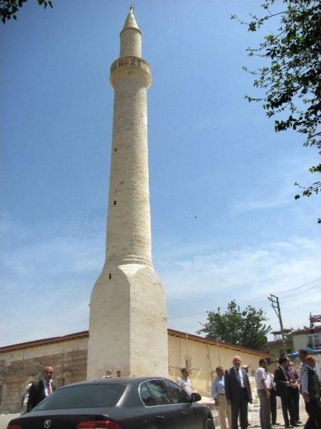 Milletvekili Erdoğan, Tarihi Cami Ve Minaredeki Restorasyon Çalışmalarını İnceledi