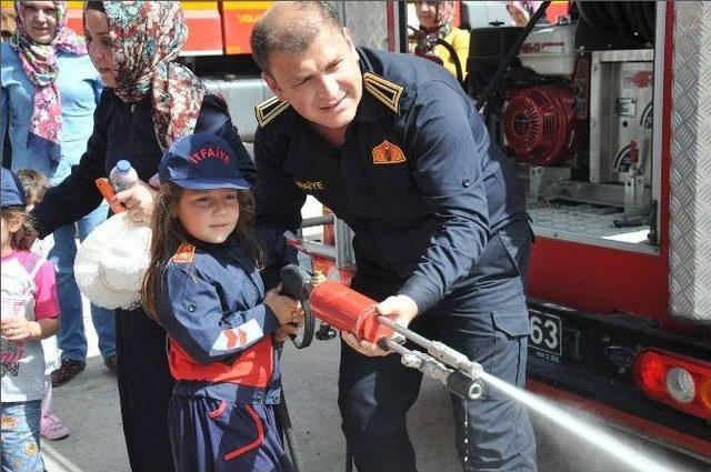 Bozüyük’te Minik Öğrencilere Yangın Eğitimi