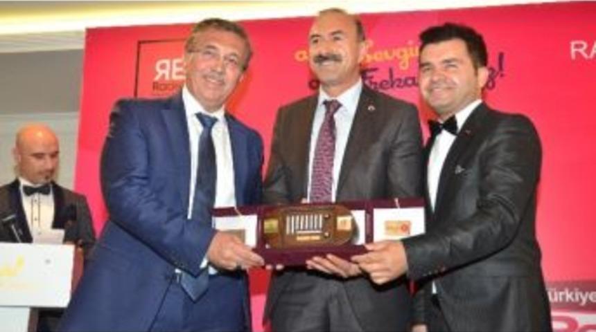 Radev&rsquo;den Başkan &Ccedil;etin&rsquo;e &Ouml;d&uuml;l