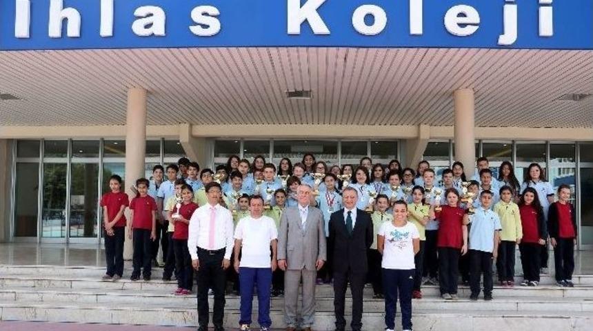 İhlas Koleji Kupaları Topladı