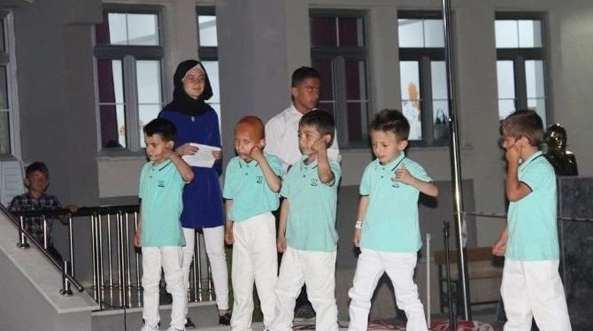 Derek&ouml;y Ortaokulu&rsquo;nun Yılsonu Gecesi B&uuml;y&uuml;ledi