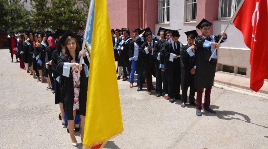 Kazanlı &Ouml;ğrenciler 49 Yıl Sonra Mezuniyet Heyecanı Yaşadı