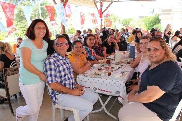 Didim’de Chp’li Bayanlar Kahvaltıda Biraraya Geldi