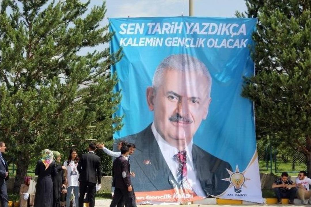 Başbakan Yıldırım&rsquo;a Memleketi Erzincan&rsquo;da Sevgi Seli