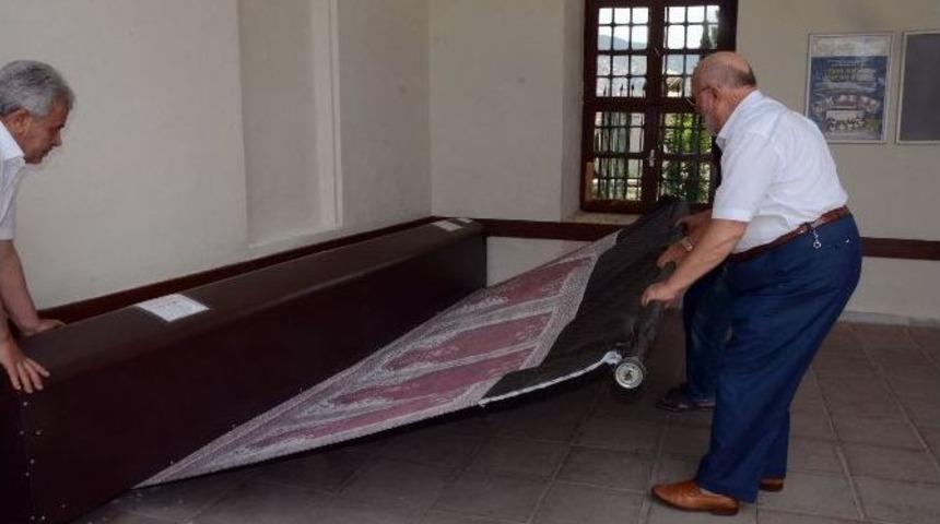 Emir Sultan Camisi&rsquo;ne Otomatik Seccade Sistemi