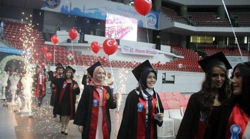 Er&uuml; Tıp Fak&uuml;ltesi&rsquo;nde Mezuniyet Sevinci