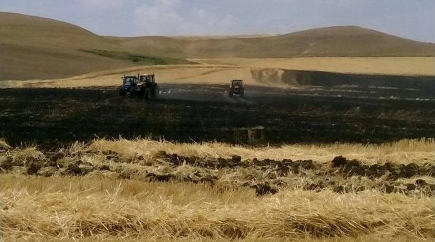 Kahta İl&ccedil;esinde Anız Yangını