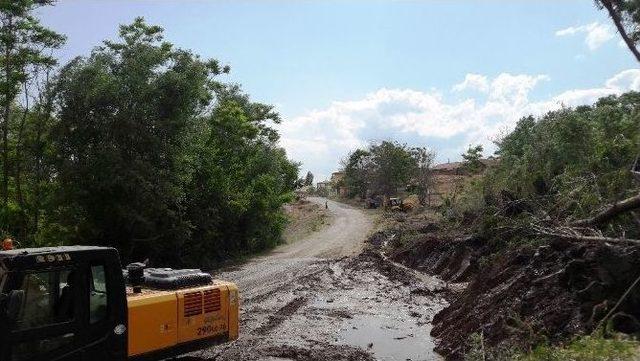 Yazıhan&rsquo;da Yol &Ccedil;alışmalarına Hız Verildi 1