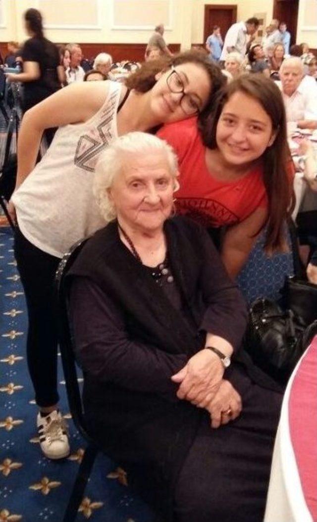 Öğrencilerden Huzurevi Ziyareti 1