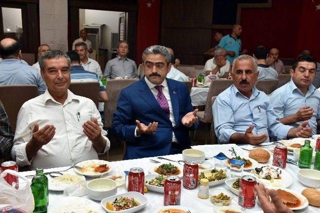 Alıcık, 82 Mahalle Muhtarı İle Yemekte Buluştu 1