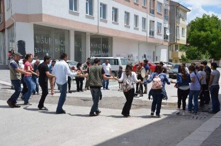 Yol Ortasında ‘grup Yorum’ Konseri G3