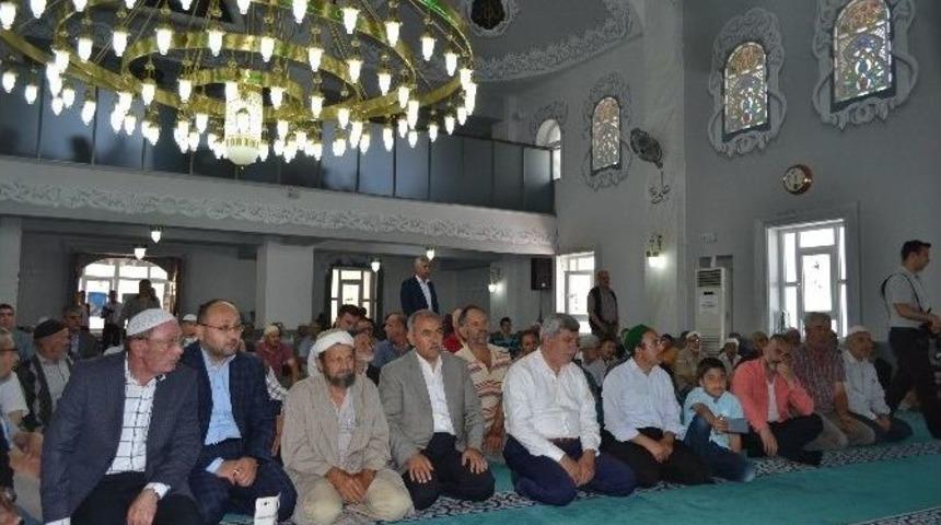 Karamürsel Akçat Camii Dualarla Açıldı