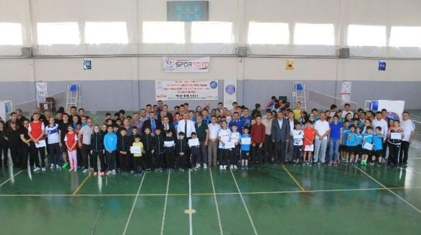 İşitme Engelliler Badminton T&uuml;rkiye Şampiyonası Karaman&rsquo;da Başladı