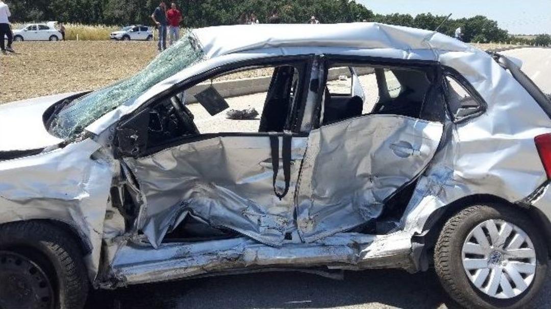 Bir Aile Yok Oldu: 3 &Ouml;l&uuml;, 3 Yaralı