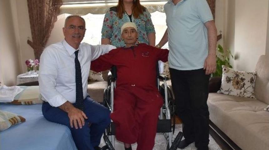 Başkan Kale, &Uuml;&ccedil; Engelliyi Daha Sevindirdi