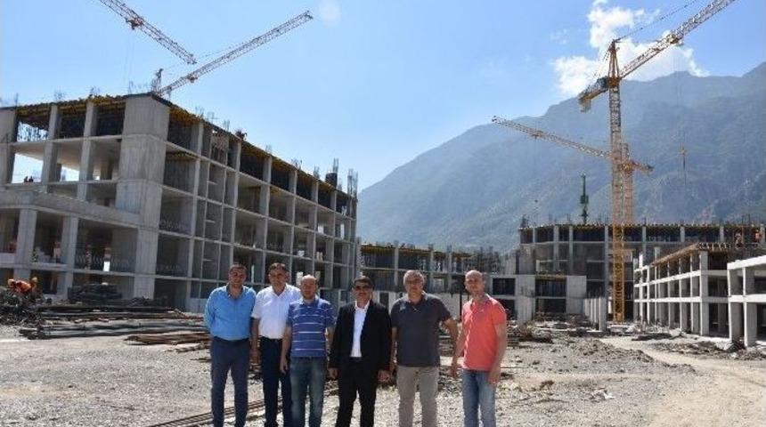 Başkan &Ccedil;elik, Şehir Hastanesi İnşaatını İnceledi