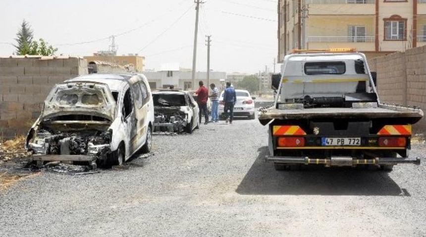 Ceylanpınar&rsquo;da 4 Ara&ccedil; Kundaklandı