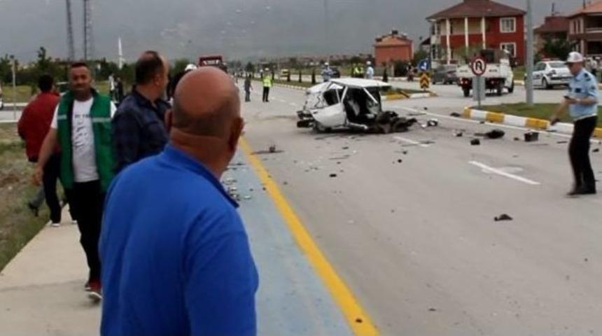 Erzincan&rsquo;da Trafik Kazası: 3 &Ouml;l&uuml;, 8 Yaralı