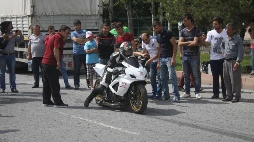 Motosiklet&ccedil;i Furkan &Ouml;zdemir, T&uuml;rkiye Motodrag Şampiyonası&rsquo;na Hazırlanıyor