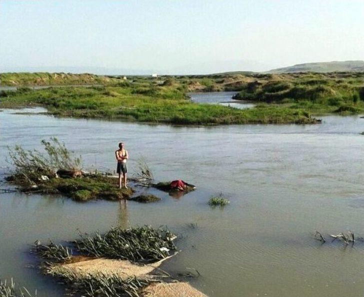 Erciş’te Balık Avlayan Genç Derede Boğuldu