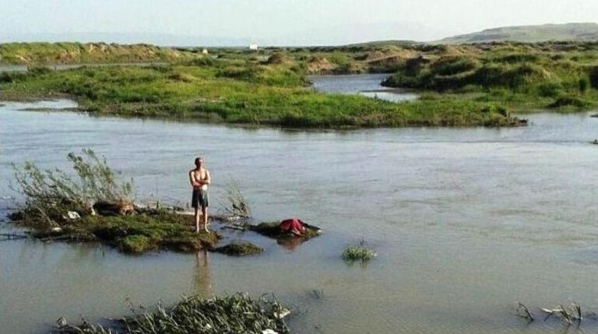 Erciş&rsquo;te Balık Avlayan Gen&ccedil; Derede Boğuldu