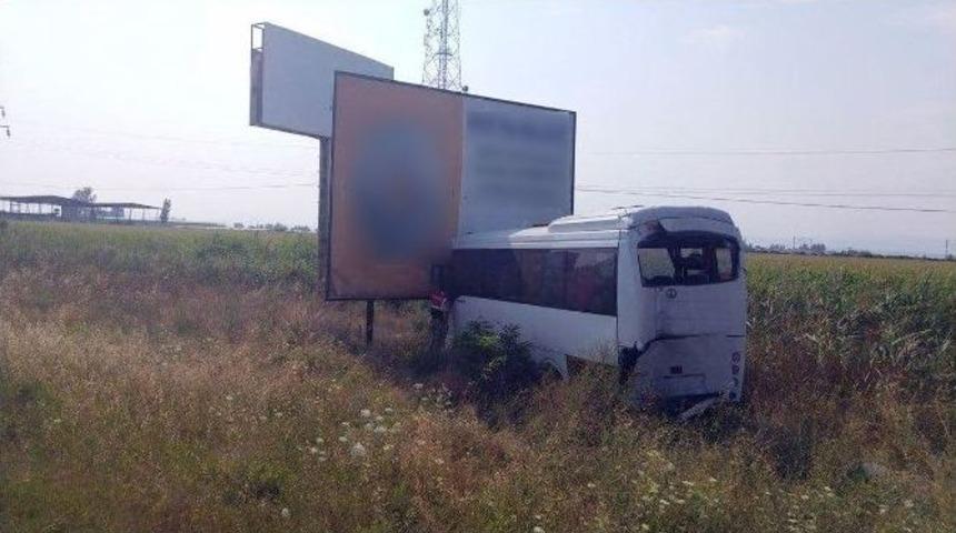 Test S&uuml;r&uuml;ş&uuml; Yapan Otob&uuml;sler &Ccedil;arpıştı: 1 Yaralı