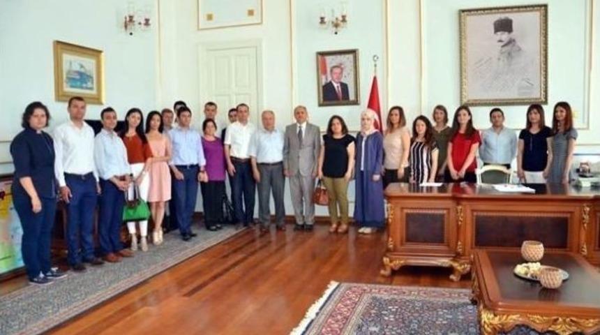 Aday &Ouml;ğretmenlerden Vali Ve Milli Eğitim M&uuml;d&uuml;rl&uuml;ğ&uuml;ne Ziyaret