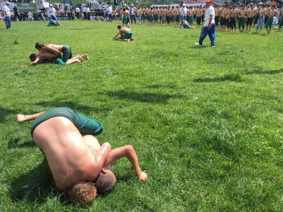 Sancaktepe Belediyesi Geleneksel Yağlı G&uuml;reşlerinde Başpehlivan Unvanını Fatih Atlı Kazandı