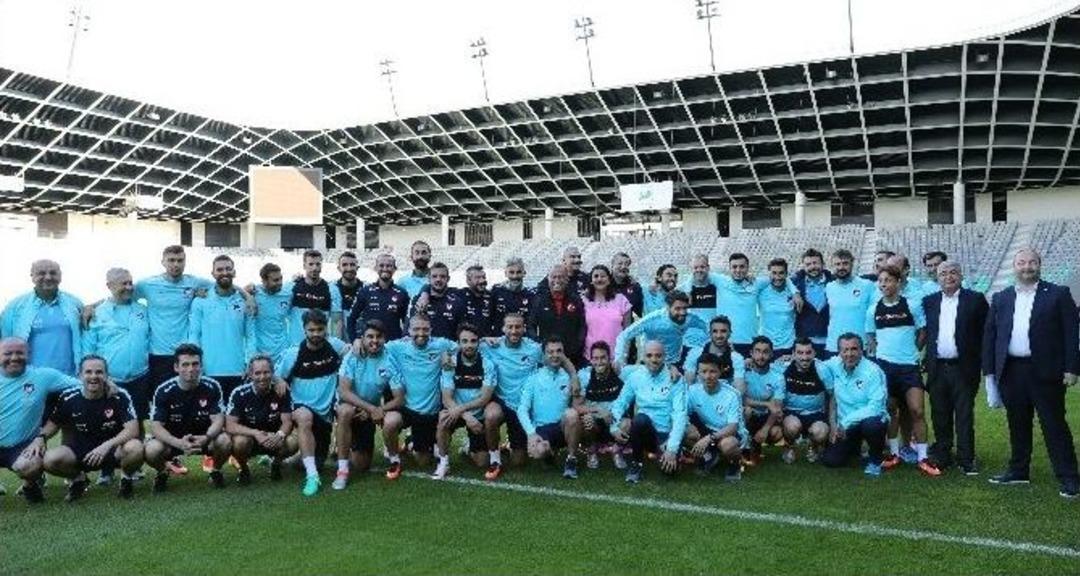 A Milli Takım Slovenya Ma&ccedil;ı Hazırlıklarını Tamamladı