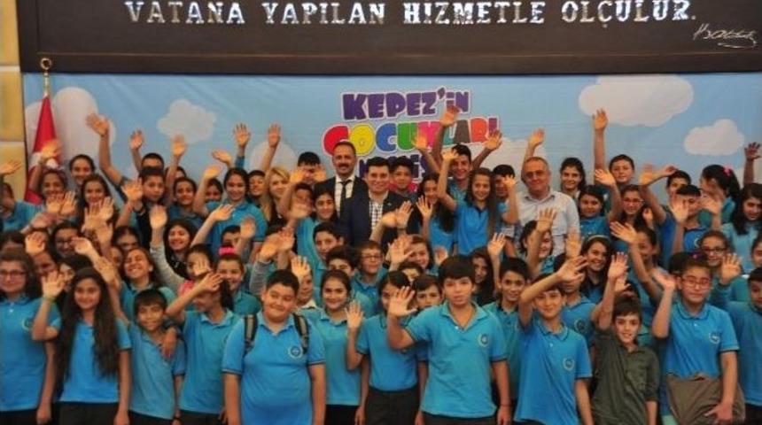 T&uuml;t&uuml;nc&uuml;, &Ouml;ğrencileri Mecliste Ağırladı