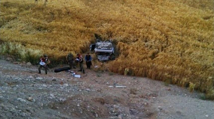 Otomobil Buğday Tarlasına U&ccedil;tu: 1 Yaralı