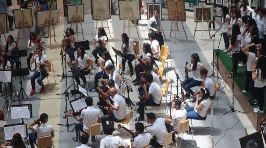 Yıl Sonu Resim Sergisi A&ccedil;ıldı