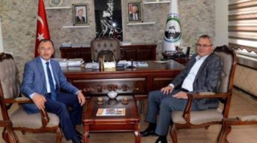 Vali Deniz, Belediye Başkanı K&ouml;ksoy&rsquo;a Veda Ziyaretinde Bulundu