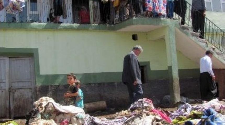 Araban&rsquo;da Evde &Ccedil;ıkan Yangında Eşyalar K&uuml;l Oldu