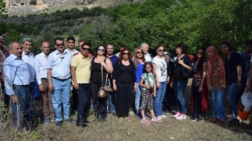 Gazeteciler Ak&ccedil;adağ&rsquo;ı Gezdi