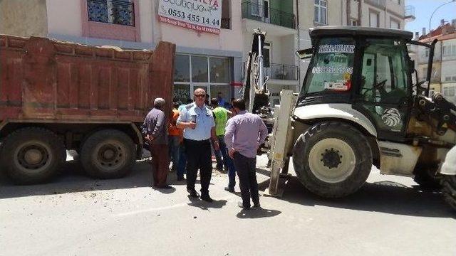 Kazı Yapan Kepçe, Doğalgaz Ana Borusunu Patlattı