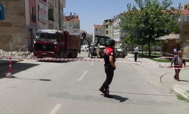 Kazı Yapan Kepçe, Doğalgaz Ana Borusunu Patlattı