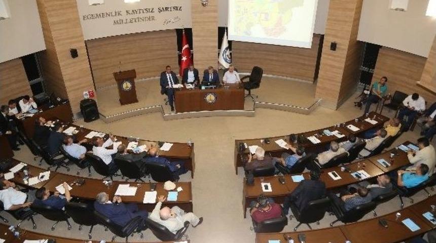 Tahmazoğlu, İnşaat M&uuml;teahhitleri Derneği İle Bir Araya Geldi