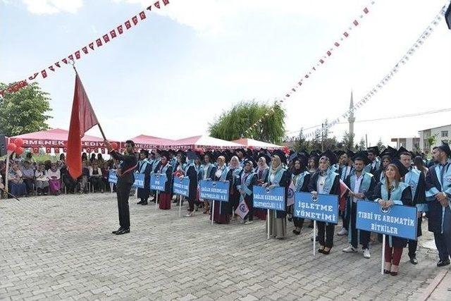 Ermenek Meslek Yüksekokulu’nda Mezuniyet Coşkusu