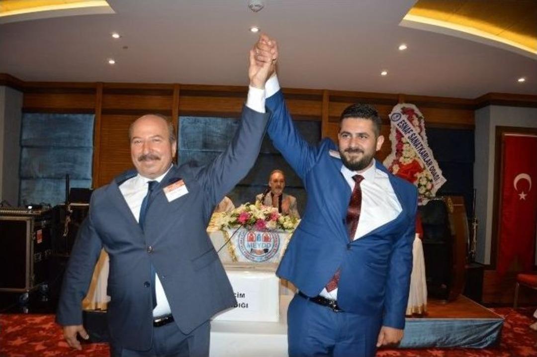 Emlak&ccedil;ılar Bahattin Aky&uuml;z&rsquo;le &lsquo;devam&rsquo; Dedi